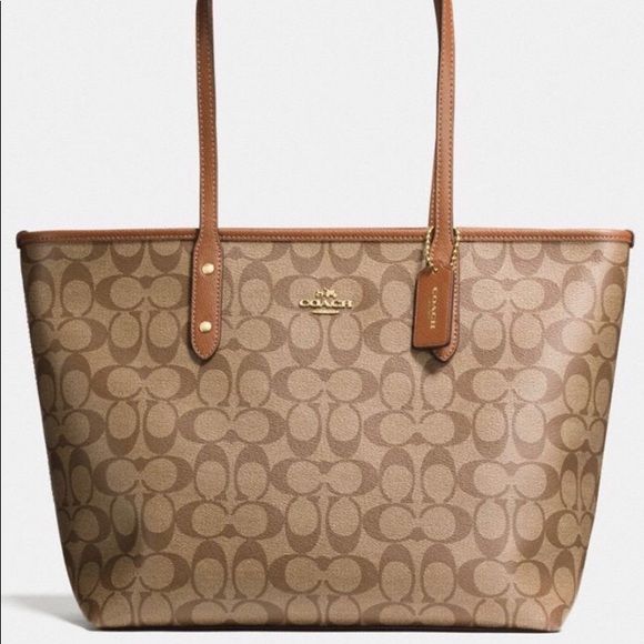 Coach Handbags - **LAST ONE **COACH TOTE SIGNATURE❤️🌹❤️🌹